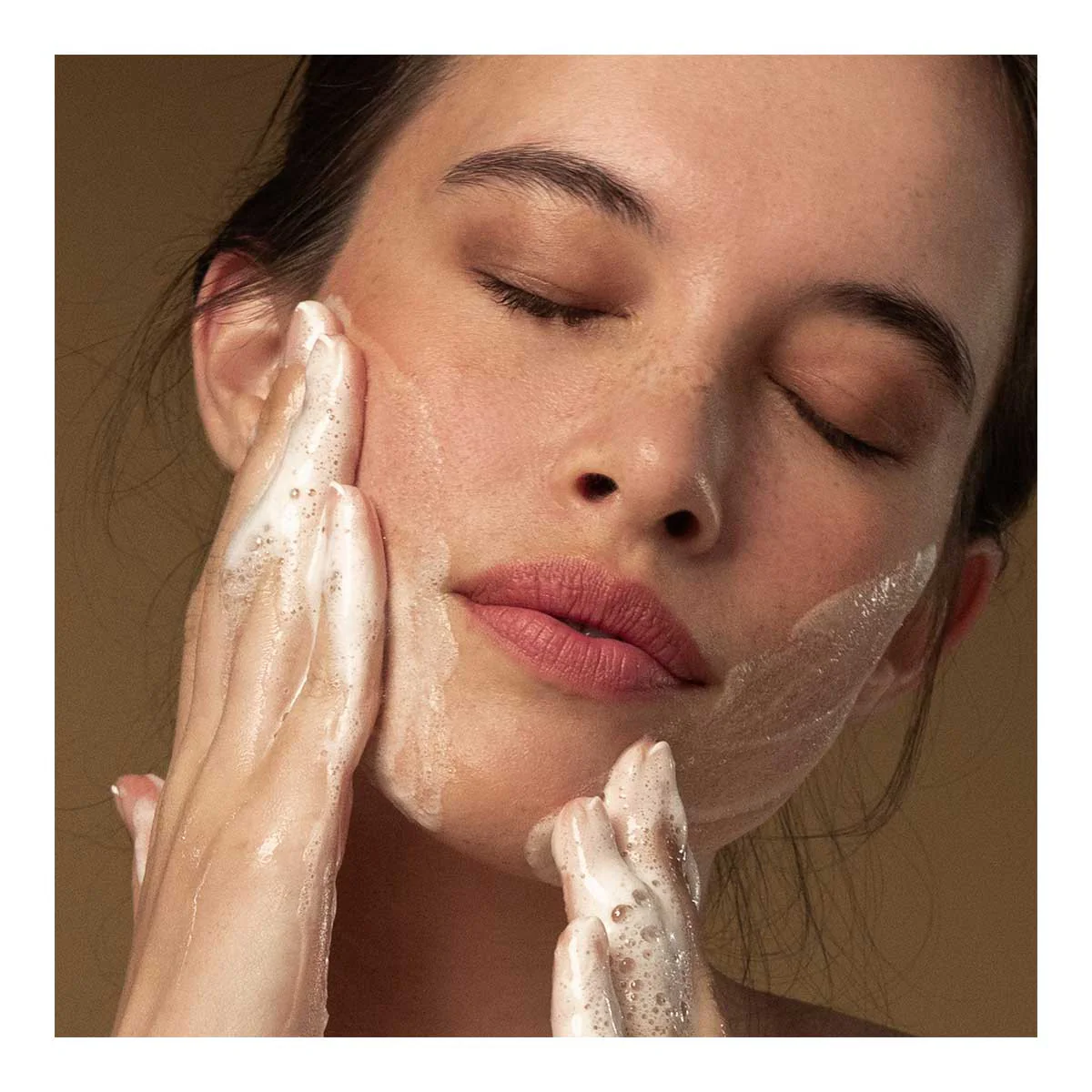Gospel Vitamin C Skin-Glow Gel Cleanser - Image 3