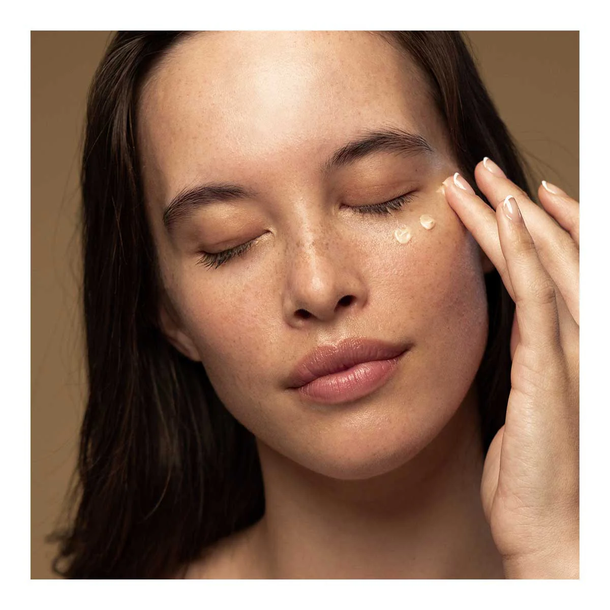 Kiwi Seed Gold Luminous Eye Cream - Image 4