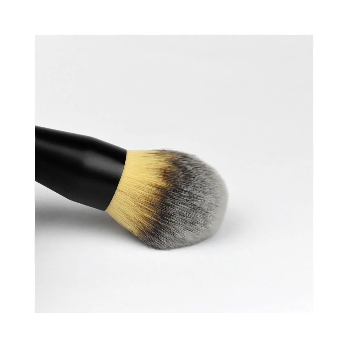 Kabuki Brush Premium - Image 2